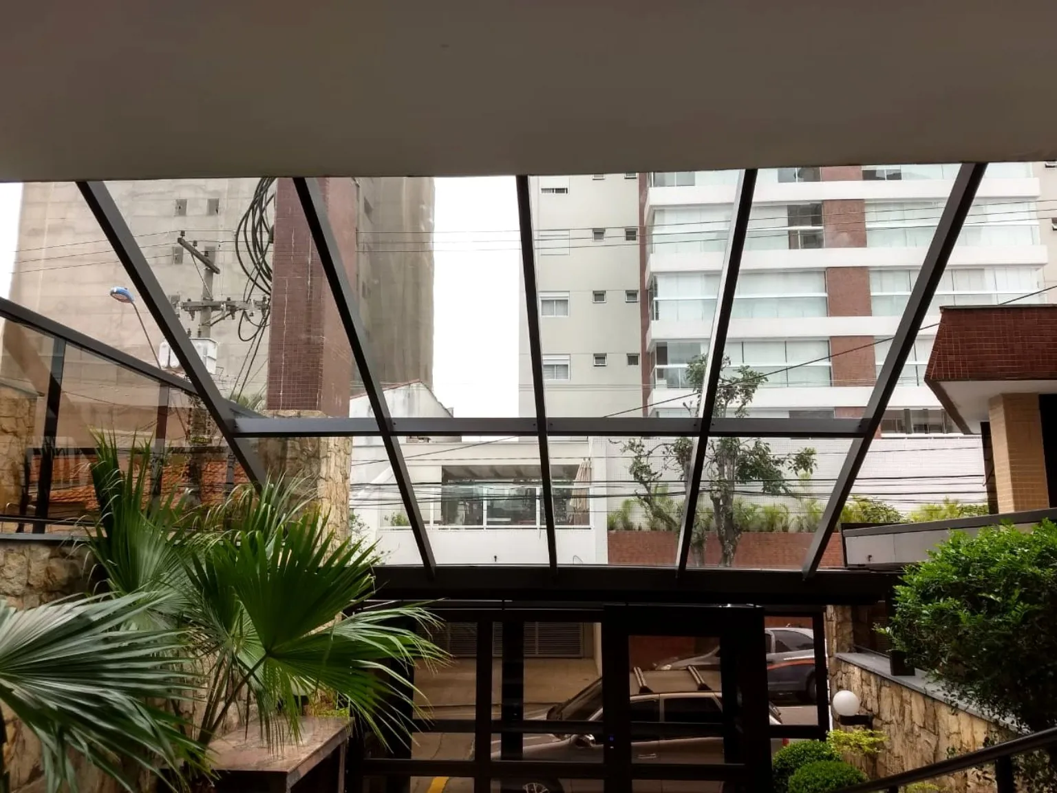 Cobertura e fechamento em área comum